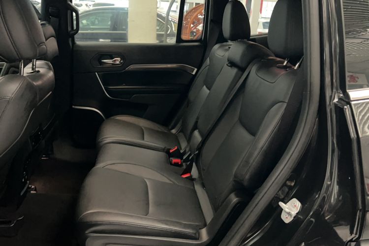 Used Jeep Grand Commander 2018 2.0T Four-Wheel Drive Enjoyment Edition China VI Interior 2