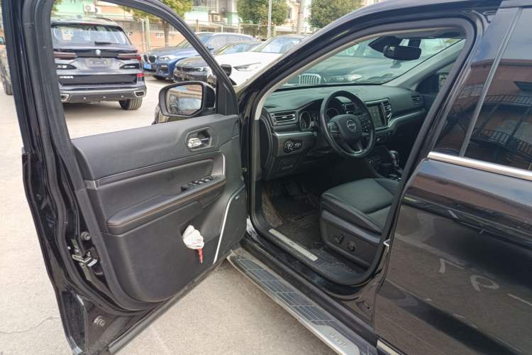 Used Jeep Grand Commander 2018 2.0T Four-Wheel Drive Smart Enjoyment Version China V Emission Standard Interior 3