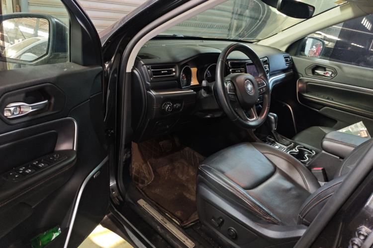 Used Jeep Grand Commander 2018 2.0T Four-Wheel Drive Smart Enjoyment Version China V Emission Standard Interior 3