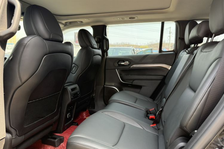 Used Jeep Grand Commander 2018 2.0T Four-Wheel Drive Enjoyment Edition China VI Interior 3