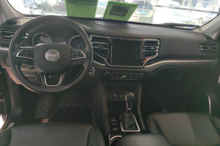 Used Jeep Grand Commander 2018 2.0T Two-Wheel Drive Enjoy Edition China V Interior 3