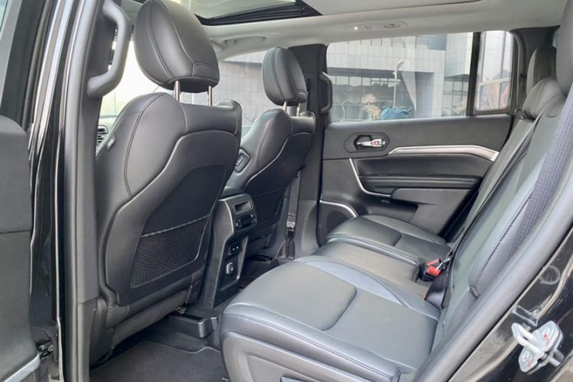 Used Jeep Grand Commander 2018 2.0T Four-Wheel Drive Enjoyment Edition China VI Interior 3