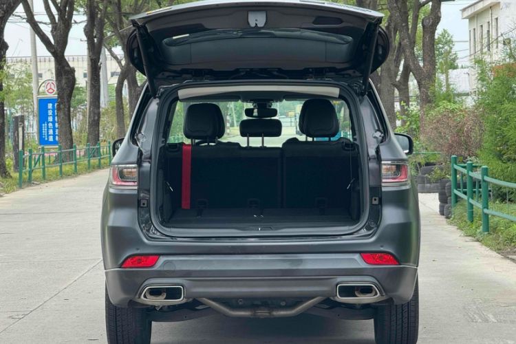 Used Jeep Grand Commander 2018 2.0T Four-Wheel Drive Enjoyment Edition China VI Interior 3