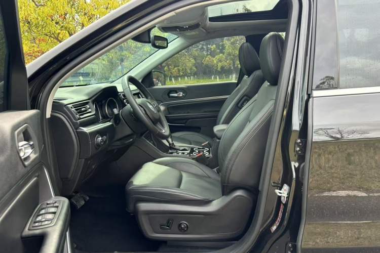 Used Jeep Grand Commander 2018 2.0T Four-Wheel Drive Enjoyment Edition China VI Interior 4