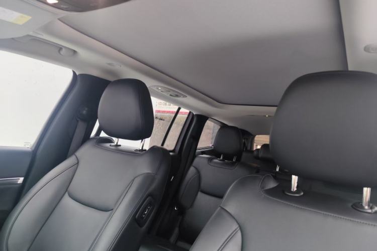 Used Jeep Grand Commander 2018 2.0T Four-Wheel Drive Enjoyment Version China V Interior 5