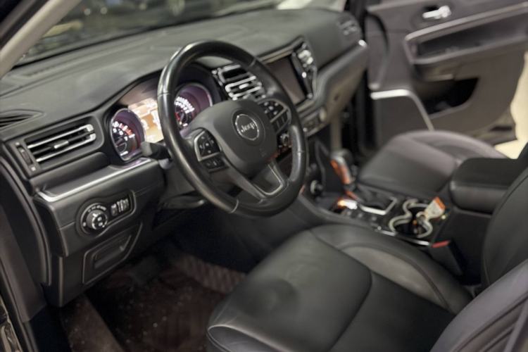Used Jeep Grand Commander 2018 2.0T Four-Wheel Drive Enjoyment Edition China VI Interior 5