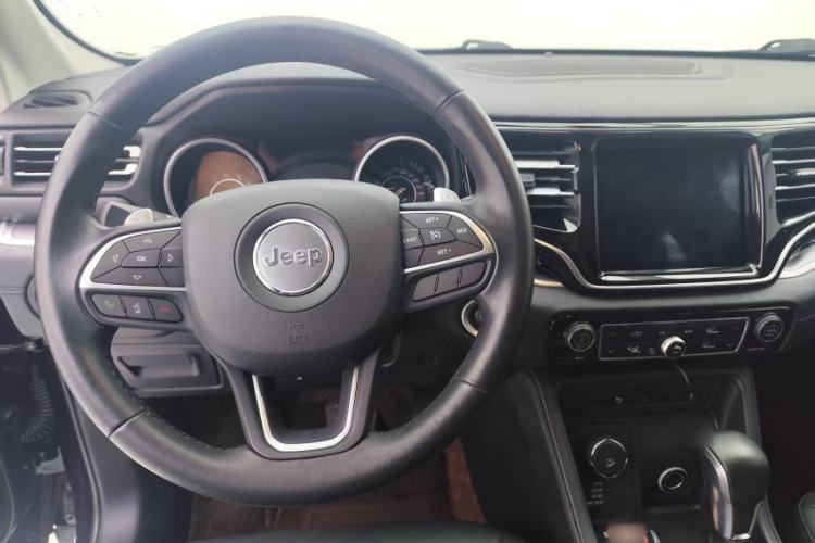 Used Jeep Grand Commander 2018 2.0T Four-Wheel Drive Enjoyment Version China V Interior 6