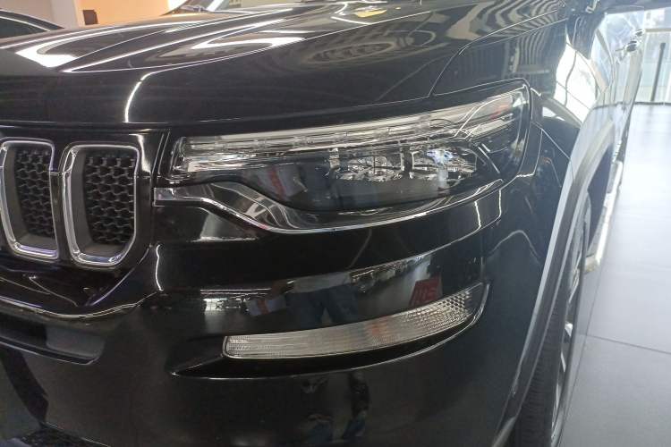 Used Jeep Grand Commander 2018 2.0T Four-Wheel Drive Enjoyment Edition China VI Left Front Headlight