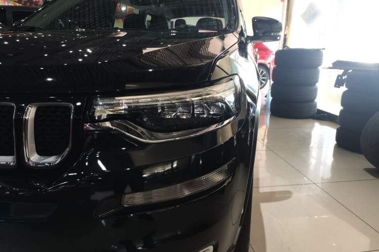 Used Jeep Grand Commander 2018 2.0T Four-wheel Drive Premium Edition China VI Left Front Headlight
