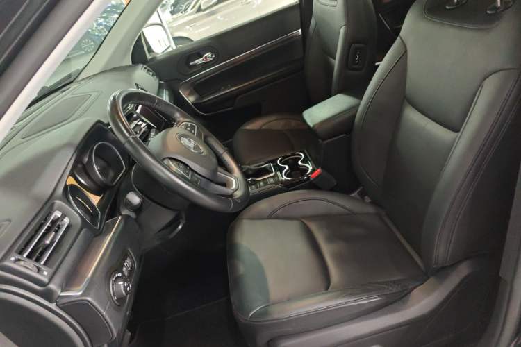Used Jeep Grand Commander 2018 2.0T Four-Wheel Drive Enjoyment Edition China VI Left Front Seat
