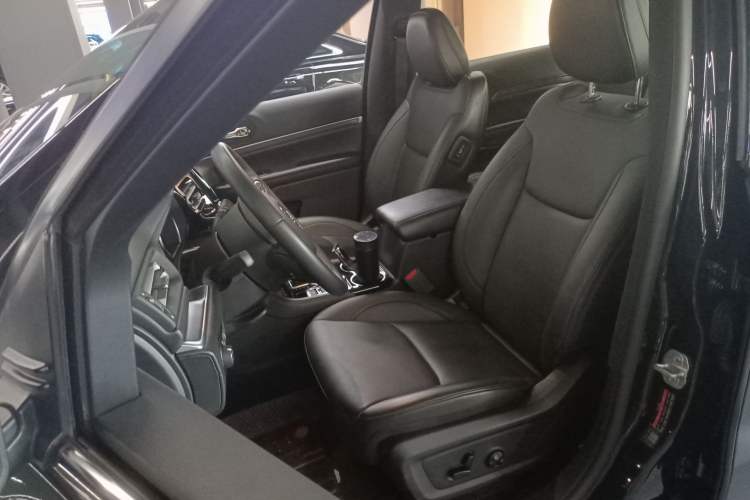 Used Jeep Grand Commander 2018 2.0T Four-Wheel Drive Enjoyment Edition China VI Left Front Seat