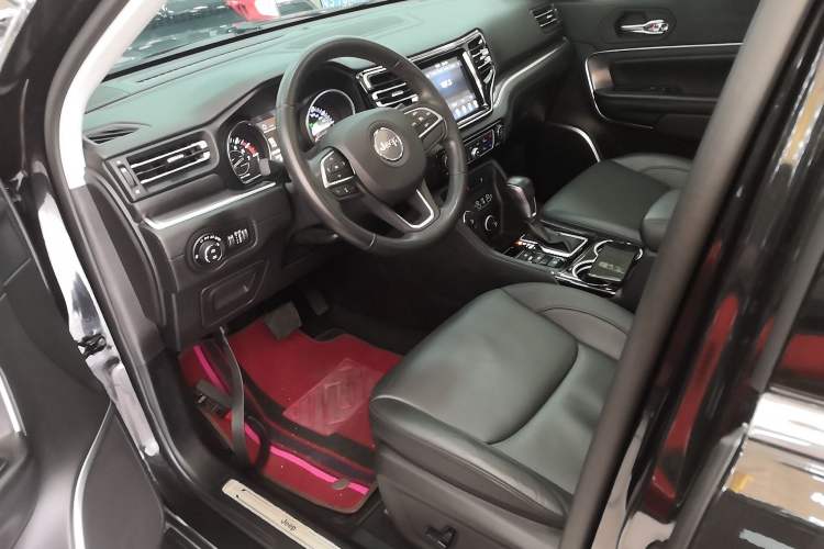 Used Jeep Grand Commander 2018 2.0T Four-Wheel Drive Enjoyment Edition China VI Left Front Seat