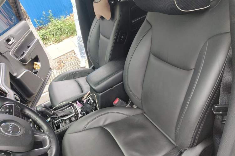 Used Jeep Grand Commander 2018 2.0T Four-Wheel Drive Enjoyment Edition China VI Left Front Seat