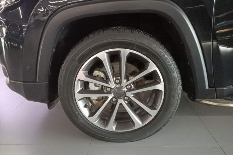 Used Jeep Grand Commander 2018 2.0T Four-Wheel Drive Enjoyment Edition China VI Left Front Wheel Hub
