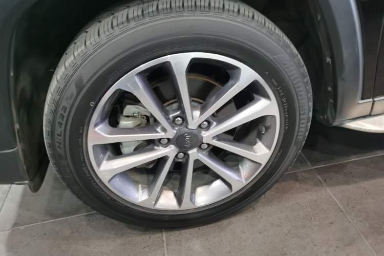 Used Jeep Grand Commander 2018 2.0T Four-Wheel Drive Enjoyment Edition China VI Left Front Wheel Hub