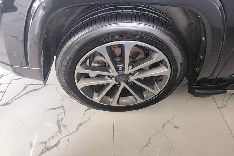 Used Jeep Grand Commander 2018 2.0T Four-Wheel Drive Smart Enjoyment Version China V Emission Standard Left Front Wheel Hub