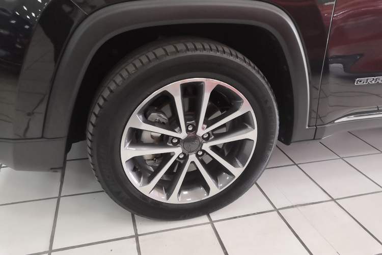 Used Jeep Grand Commander 2018 2.0T Four-Wheel Drive Enjoyment Edition China VI Left Front Wheel Hub