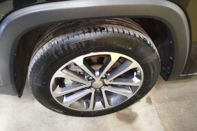Used Jeep Grand Commander 2018 2.0T Four-Wheel Drive Enjoyment Edition China VI Left Front Wheel Hub