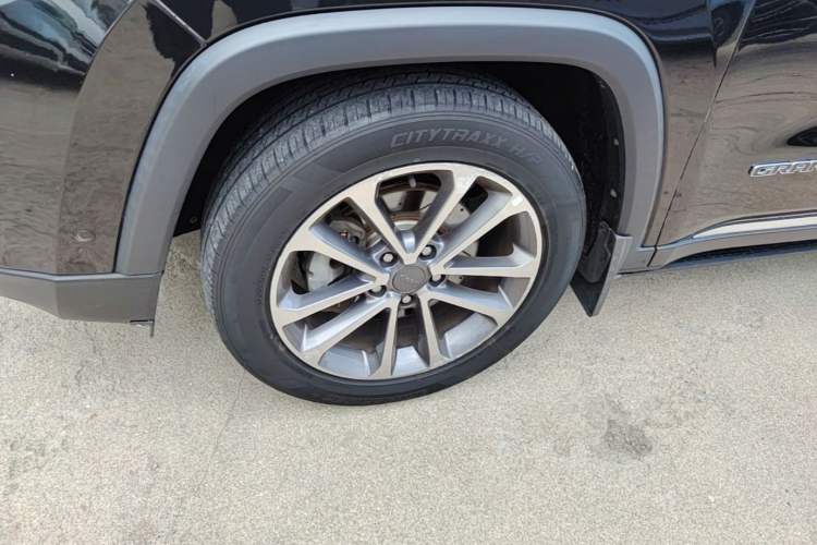 Used Jeep Grand Commander 2018 2.0T Four-Wheel Drive Enjoyment Version China V Left Front Wheel Hub