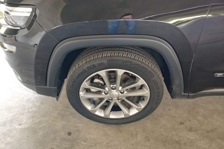 Used Jeep Grand Commander 2018 2.0T Four-Wheel Drive Premium Navigation Version China V Left Front Wheel Hub