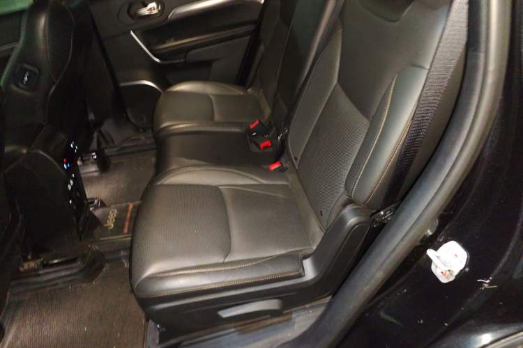 Used Jeep Grand Commander 2018 2.0T Four-Wheel Drive Smart Enjoyment Version China VI Left Rear Seat