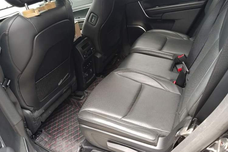 Used Jeep Grand Commander 2018 2.0T Four-Wheel Drive Smart Enjoyment Version China V Emission Standard Left Rear Seat