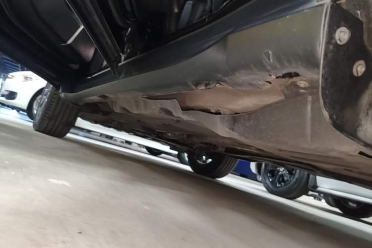 Used Jeep Grand Commander 2018 2.0T Four-Wheel Drive Enjoyment Edition China VI Left Side Sill