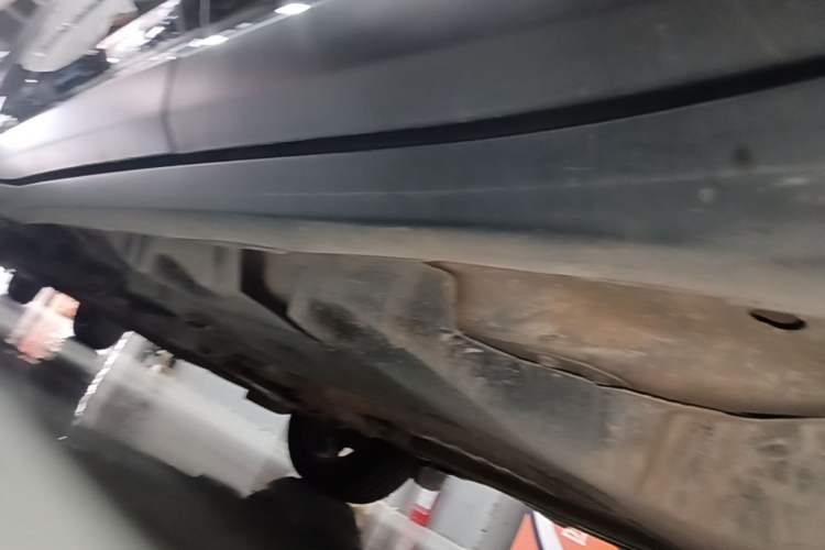 Used Jeep Grand Commander 2018 2.0T Four-Wheel Drive Enjoyment Edition China VI Left Side Sill