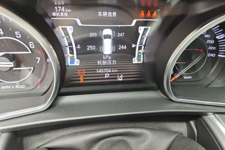Used Jeep Grand Commander 2018 2.0T Four-Wheel Drive Smart Enjoyment Version China VI Odometer Close Up