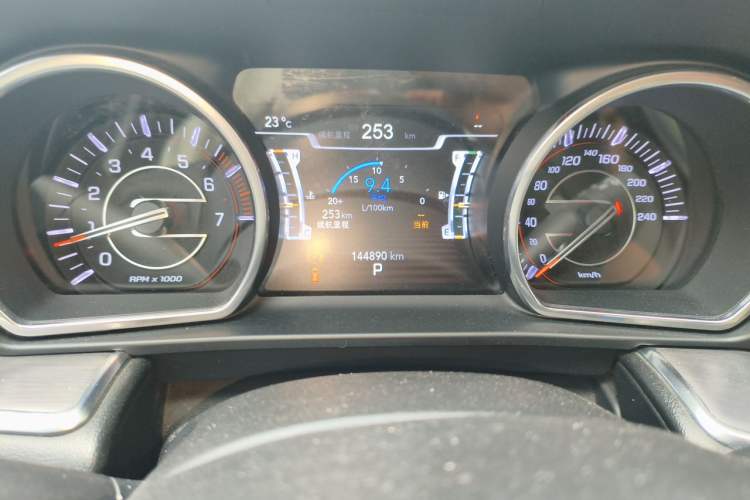 Used Jeep Grand Commander 2018 2.0T Four-Wheel Drive Enjoyment Edition China VI Odometer Close Up