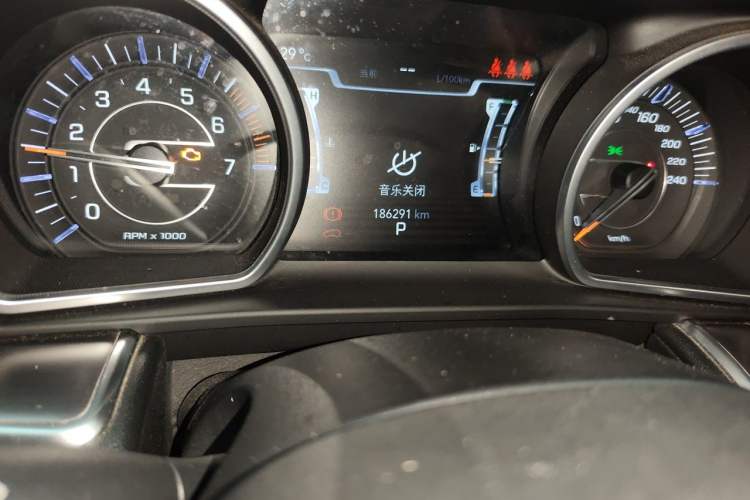 Used Jeep Grand Commander 2018 2.0T Four-Wheel Drive Prestige Edition China V Odometer Close Up