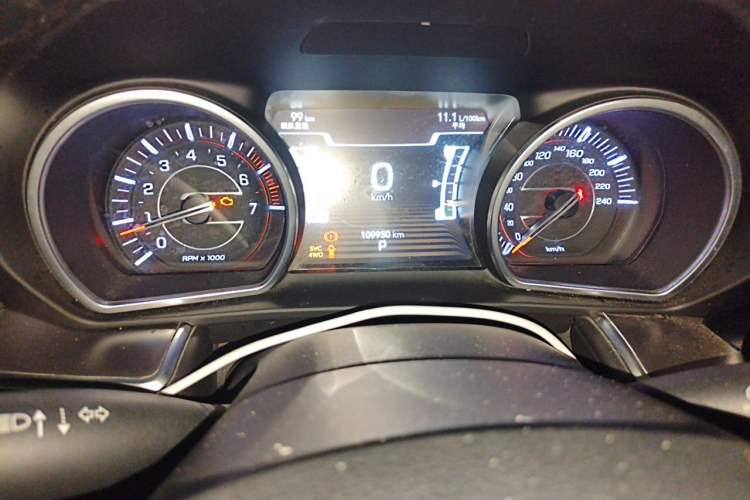 Used Jeep Grand Commander 2018 2.0T Four-Wheel Drive Smart Enjoyment Version China V Emission Standard Odometer Close Up