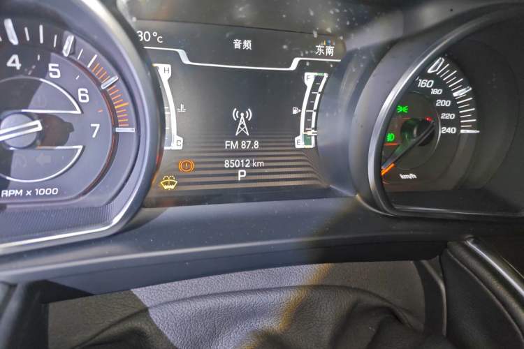 Used Jeep Grand Commander 2018 2.0T Four-Wheel Drive Premium Navigation Version China V Odometer Close Up