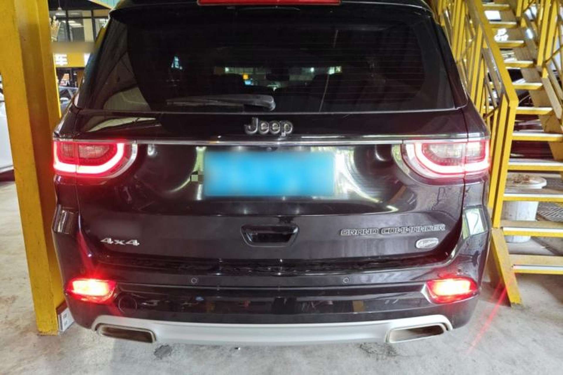 Used Jeep Grand Commander 2018 2.0T Four-Wheel Drive Smart Enjoyment Version China VI Rear