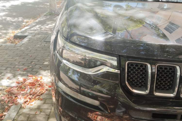 Used Jeep Grand Commander 2018 2.0T Four-Wheel Drive Enjoyment Edition China VI Right Front Headlight