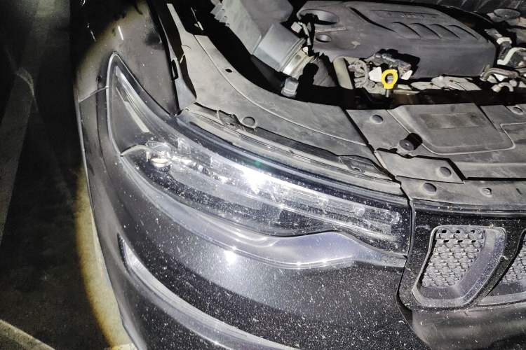 Used Jeep Grand Commander 2018 2.0T Four-Wheel Drive Enjoyment Edition China VI Right Front Headlight