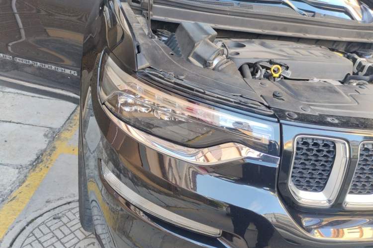 Used Jeep Grand Commander 2018 2.0T Four-Wheel Drive Smart Enjoyment Version China V Emission Standard Right Front Headlight