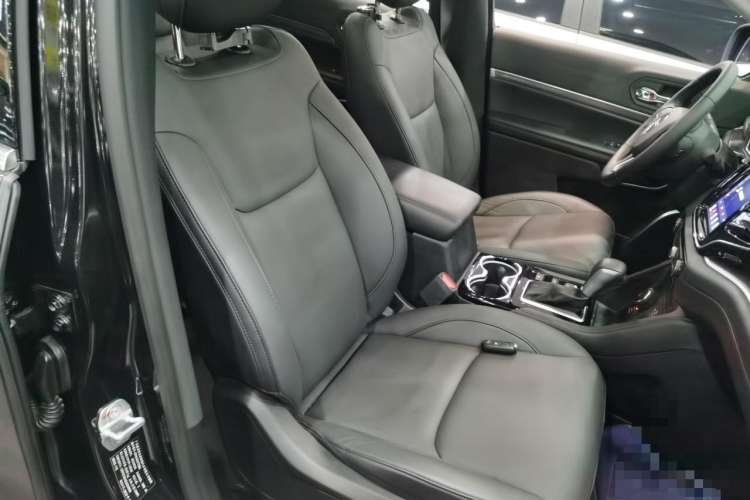 Used Jeep Grand Commander 2018 2.0T Four-Wheel Drive Enjoyment Edition China VI Right Front Seat