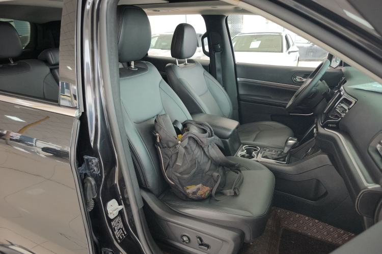 Used Jeep Grand Commander 2018 2.0T Four-Wheel Drive Enjoyment Edition China VI Right Front Seat