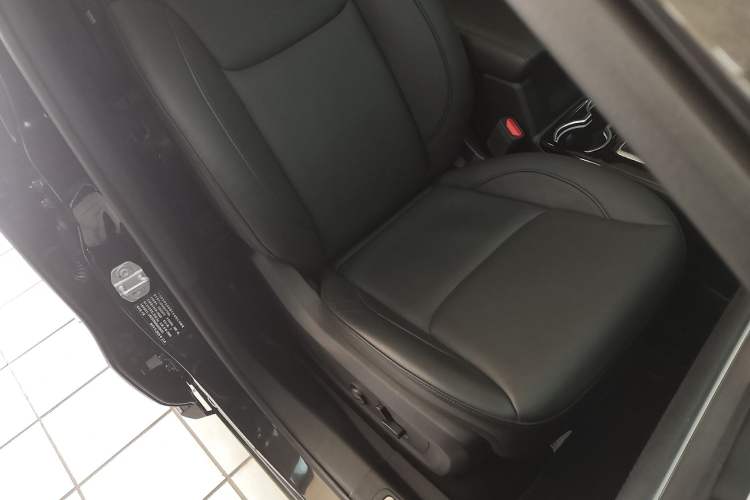 Used Jeep Grand Commander 2018 2.0T Four-Wheel Drive Enjoyment Edition China VI Right Front Seat