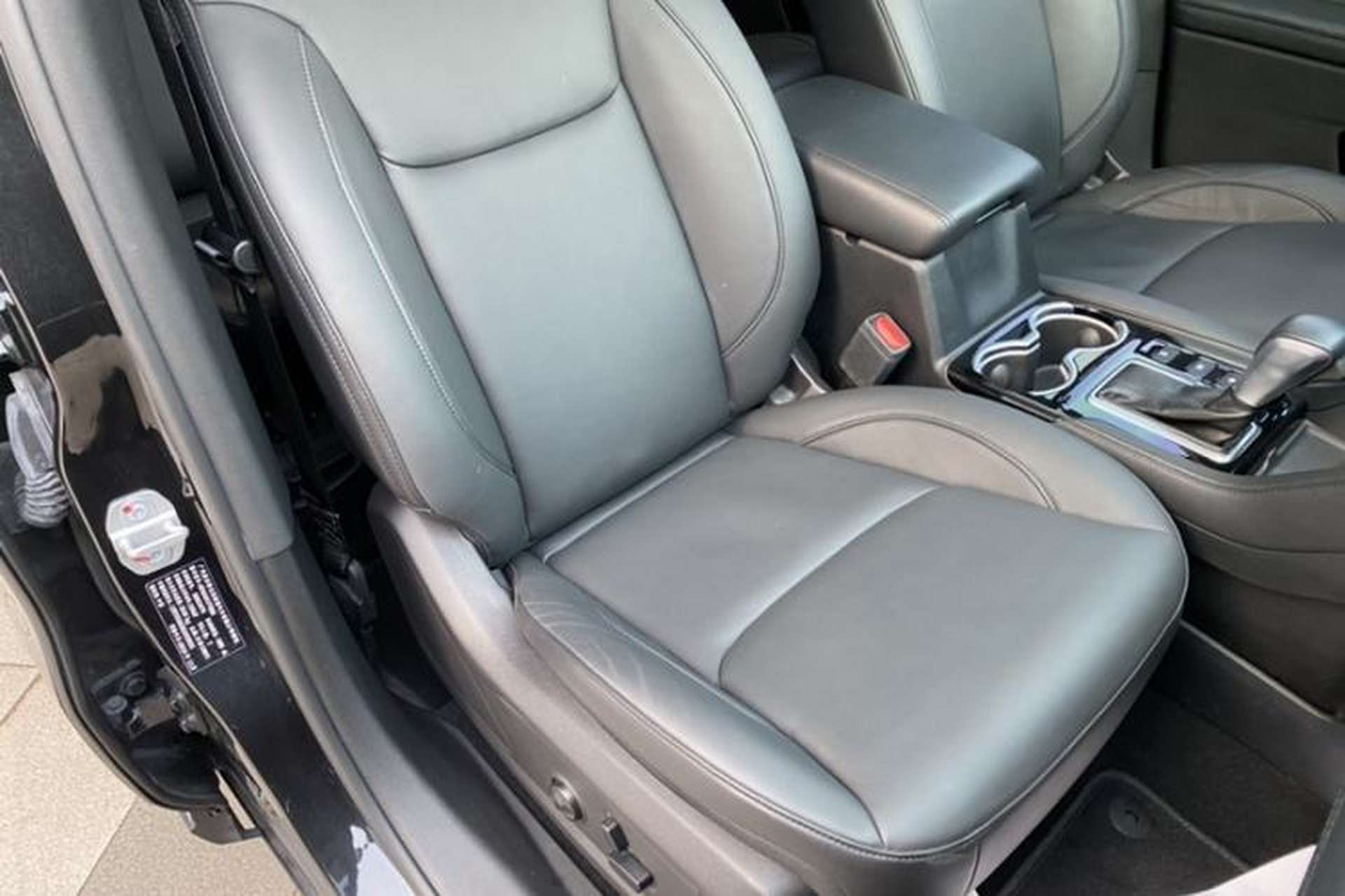 Used Jeep Grand Commander 2018 2.0T Four-Wheel Drive Enjoyment Edition China VI Right Front Seat