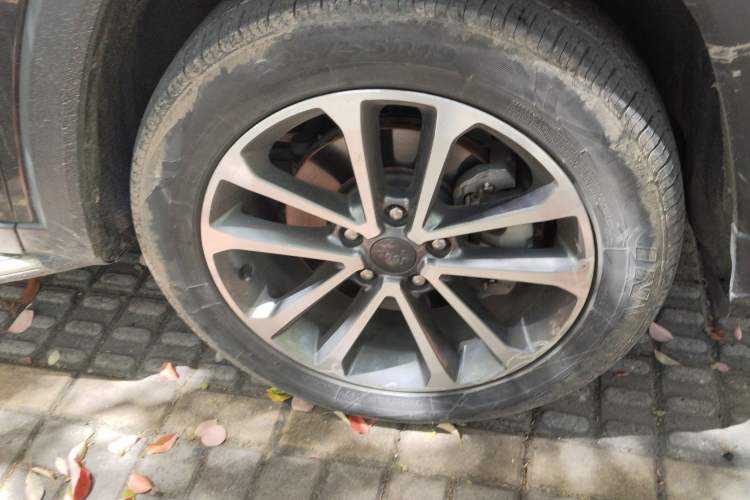 Used Jeep Grand Commander 2018 2.0T Four-Wheel Drive Enjoyment Edition China VI Right Front Wheel Hub