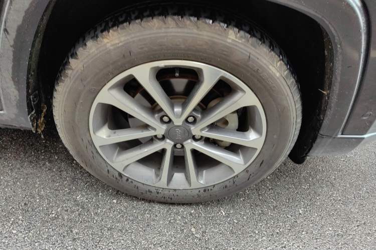 Used Jeep Grand Commander 2018 2.0T Four-wheel Drive Prestige Edition China V Right Front Wheel Hub