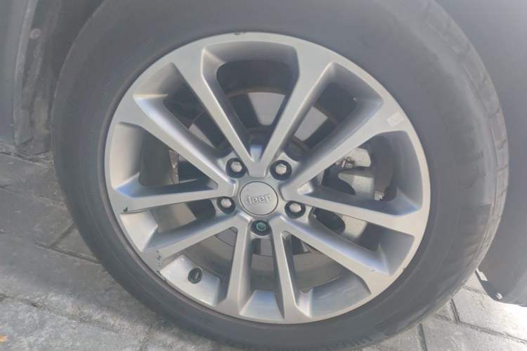 Used Jeep Grand Commander 2018 2.0T Four-Wheel Drive Premium Navigation Version China V Right Front Wheel Hub