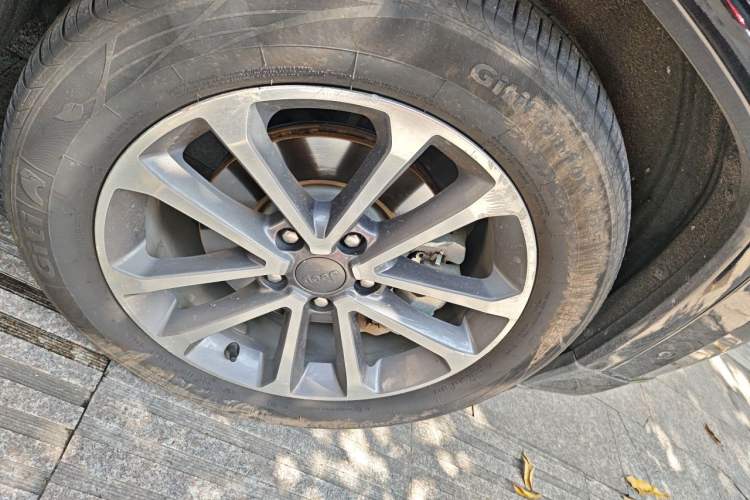 Used Jeep Grand Commander 2018 2.0T Four-Wheel Drive Smart Enjoyment Version China V Emission Standard Right Front Wheel Hub