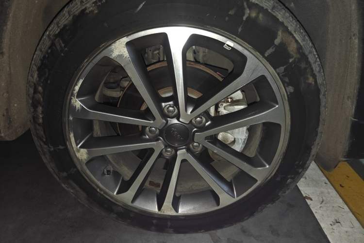 Used Jeep Grand Commander 2018 2.0T Four-Wheel Drive Enjoyment Edition China VI Right Front Wheel Hub