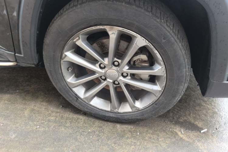 Used Jeep Grand Commander 2018 2.0T Four-Wheel Drive Prestige Edition China V Right Front Wheel Hub