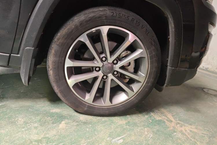 Used Jeep Grand Commander 2018 2.0T Four-Wheel Drive Enjoyment Edition China VI Right Front Wheel Hub