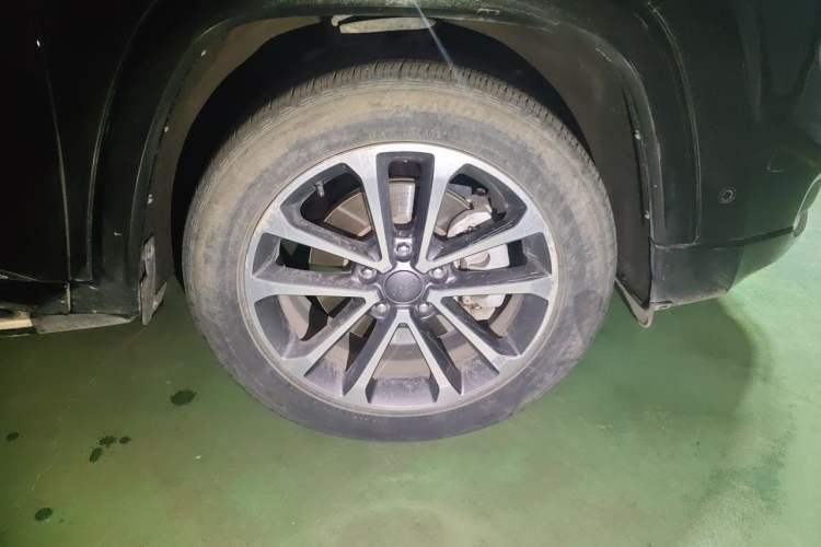Used Jeep Grand Commander 2018 2.0T Four-Wheel Drive Prestige Edition China VI Right Front Wheel Hub