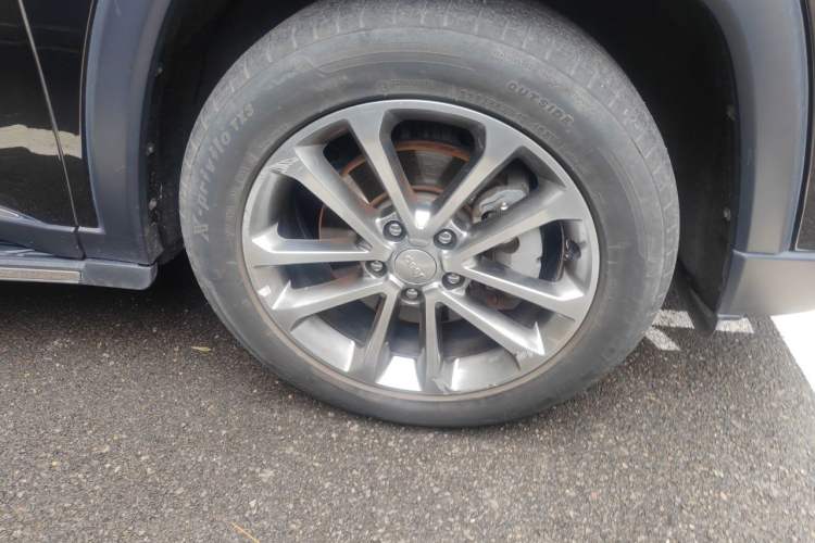Used Jeep Grand Commander 2018 2.0T Four-Wheel Drive Prestige Edition China V Right Front Wheel Hub